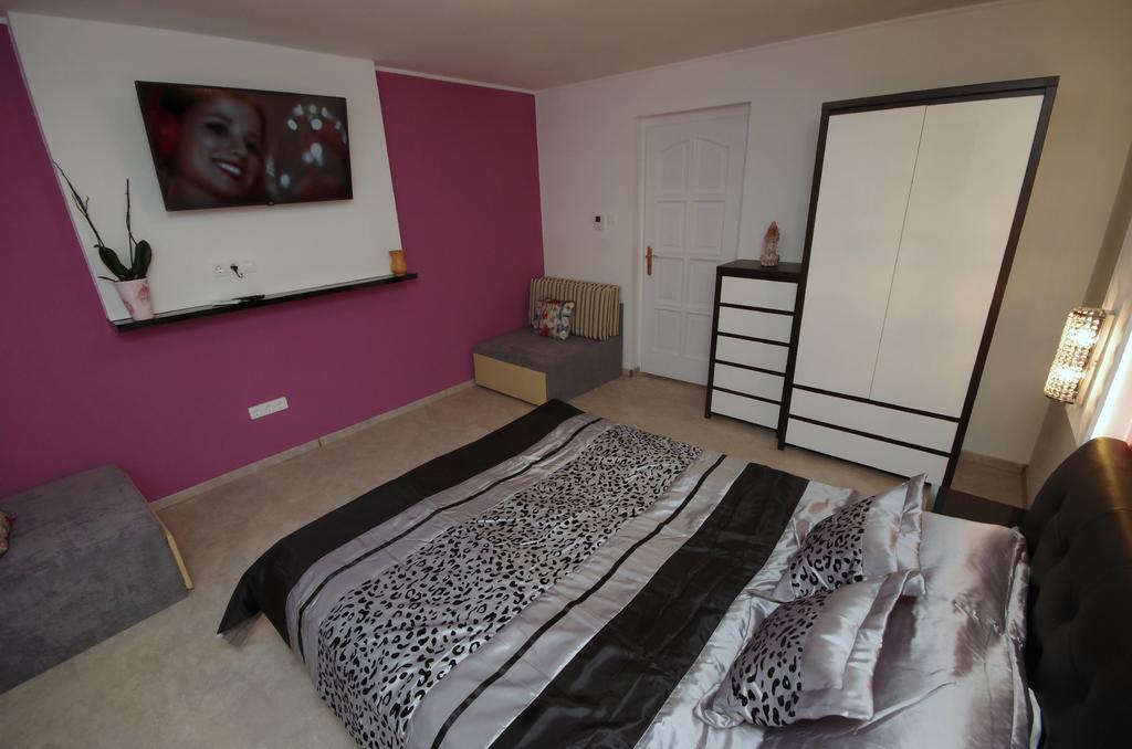 Regina Delux Apartman Дьюла Экстерьер фото