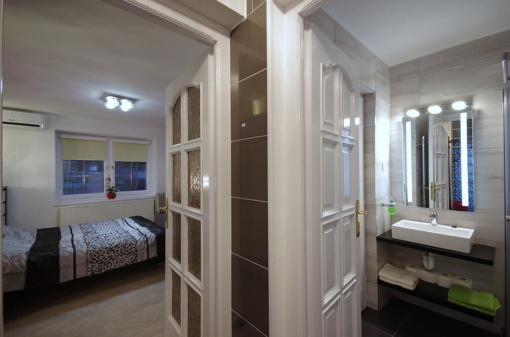 Regina Delux Apartman Дьюла Экстерьер фото