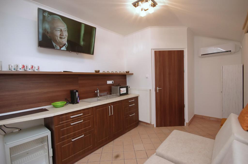 Regina Delux Apartman Дьюла Экстерьер фото