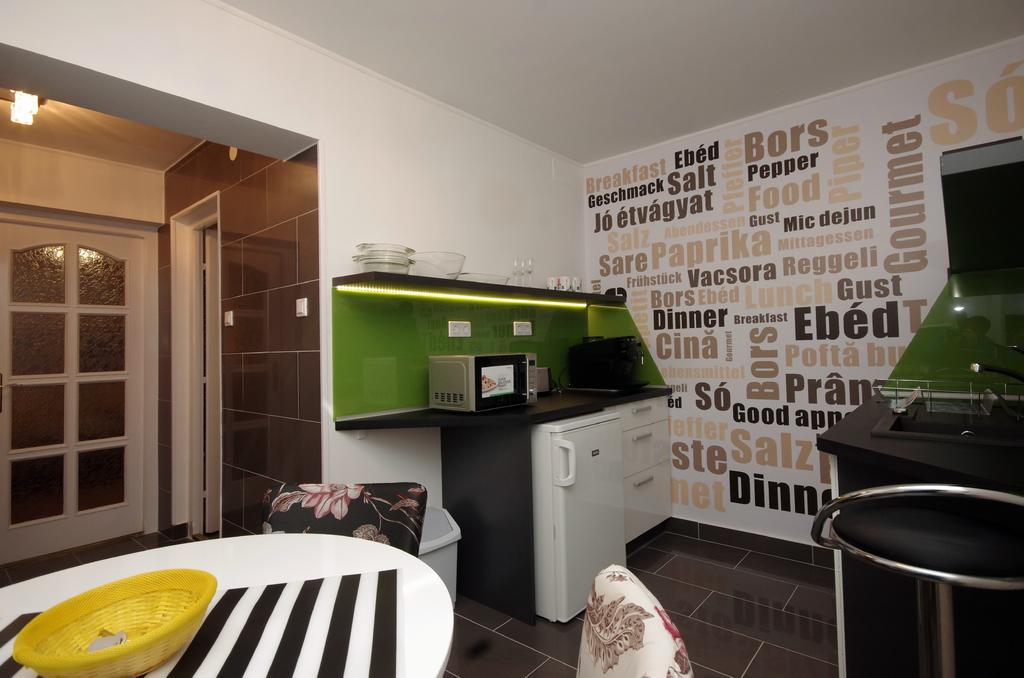 Regina Delux Apartman Дьюла Экстерьер фото