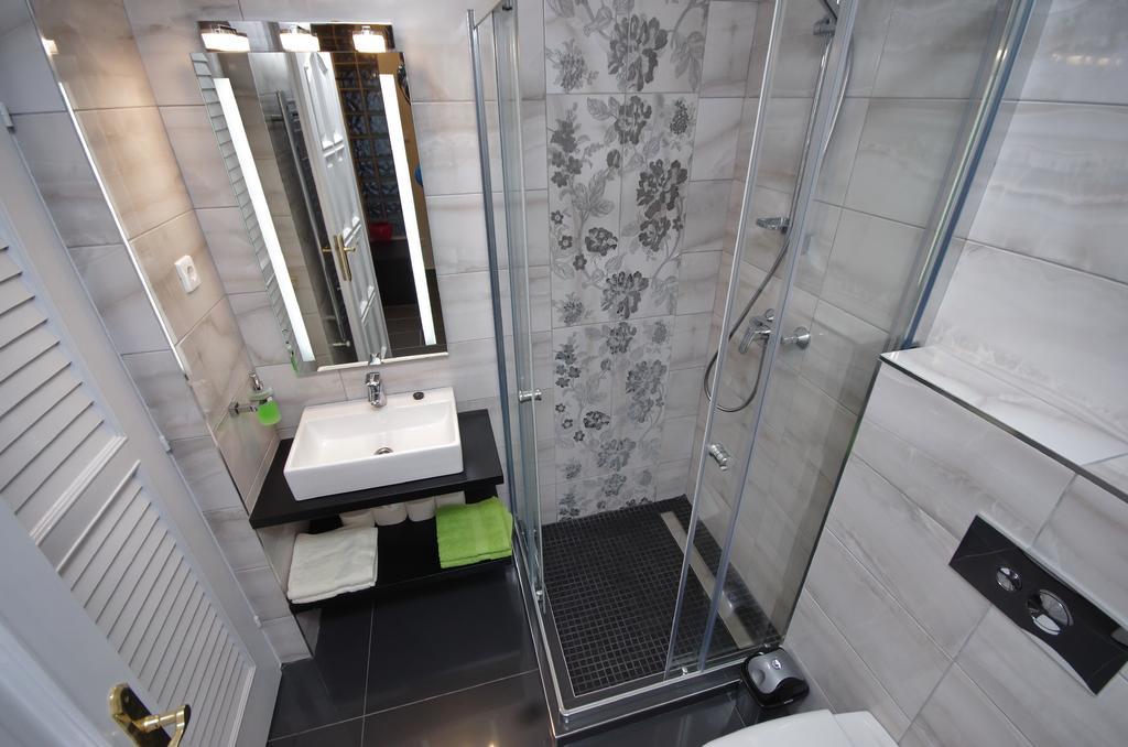 Regina Delux Apartman Дьюла Экстерьер фото