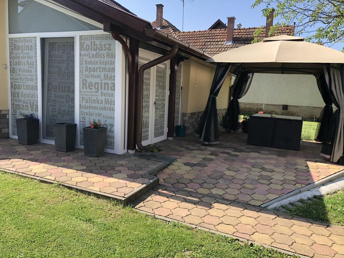 Regina Delux Apartman Дьюла Экстерьер фото